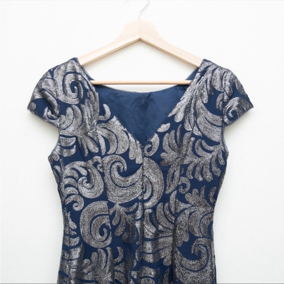 Adrianna Papell Navy and Silver Cocktail Driss - Picture 4 of 16